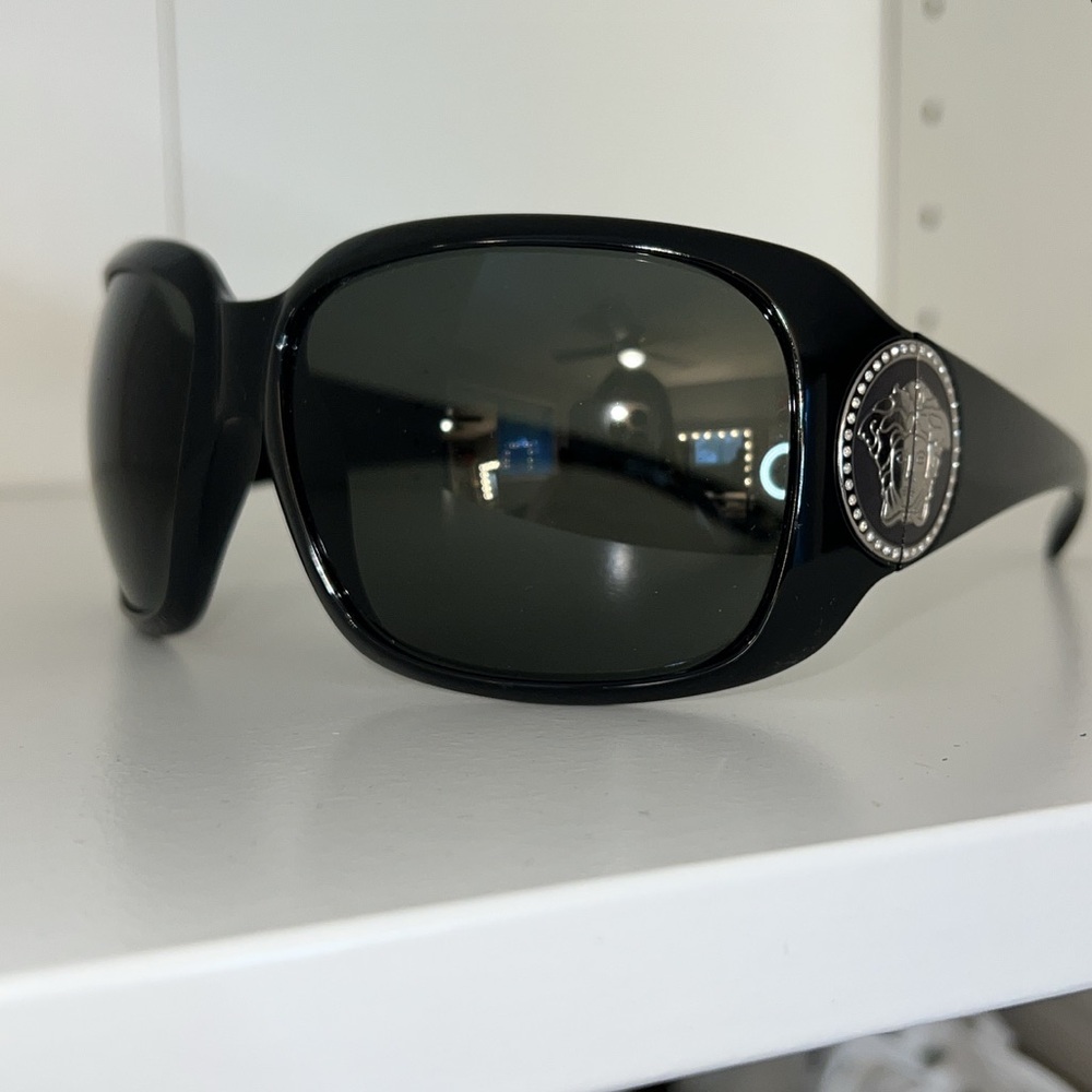Versace sunglasses - Picture 5 of 6